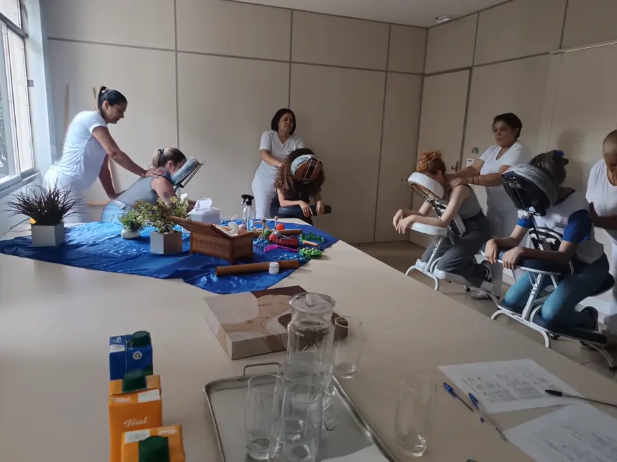 Profissional da Massoesthetic em atendimento